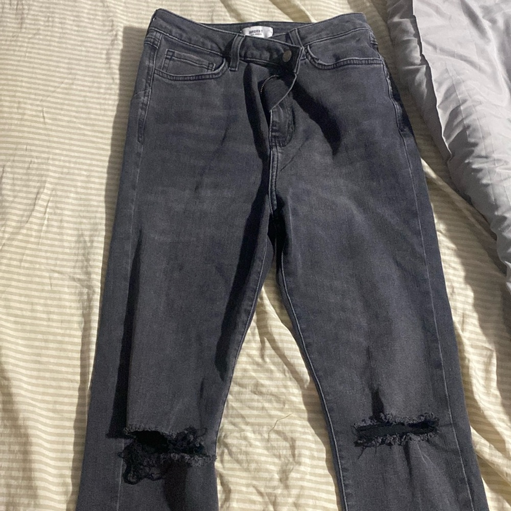 Black ripped skinny jeans